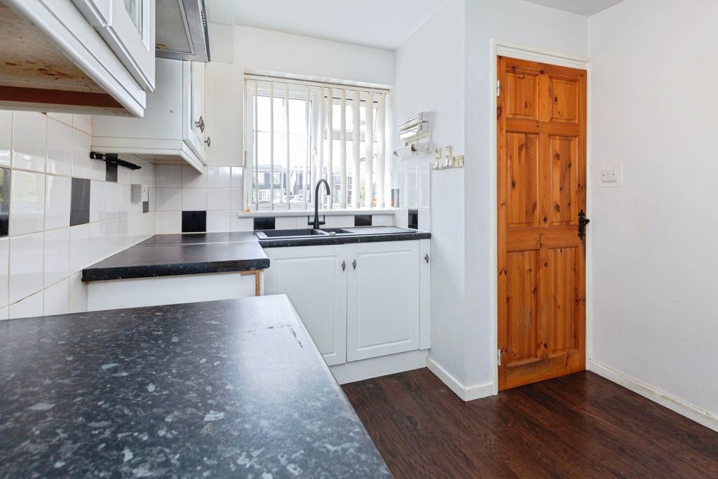 Property photo 3 of 20 Pbox-Img.Jpg