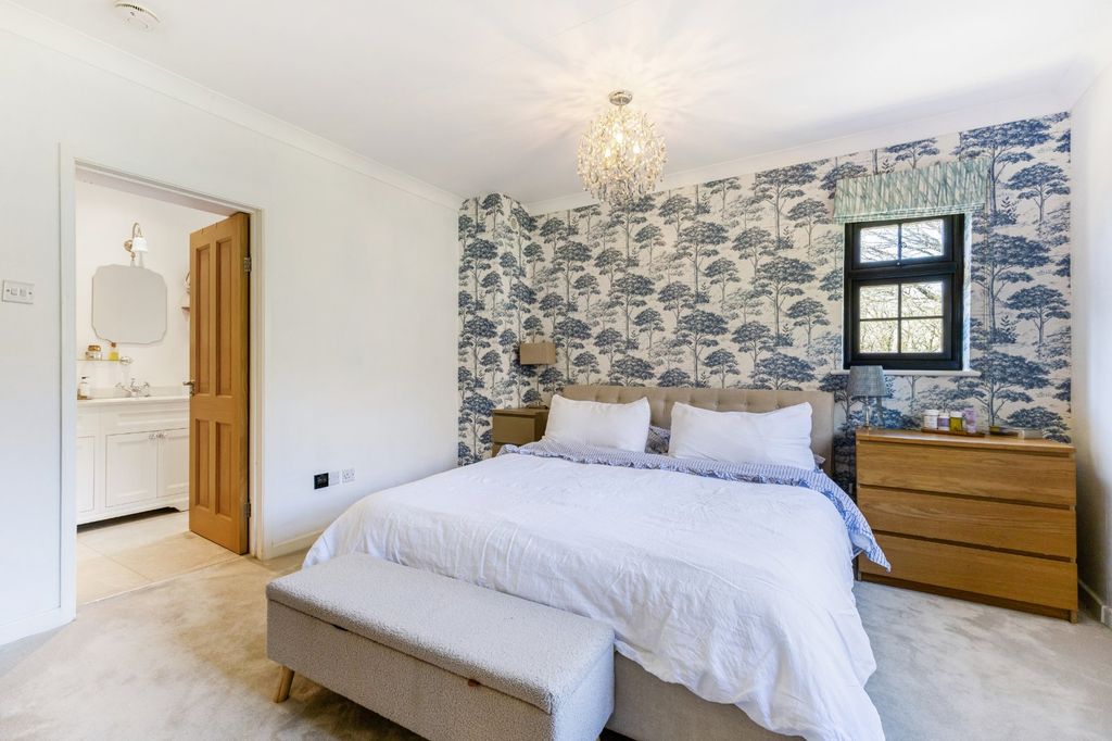 Additional image 9 of 4 bed detached house for saleSauncey Wood, Harpenden, Hertfordshire AL5