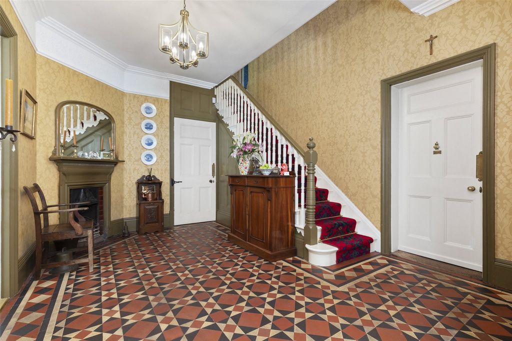 Property photo 2 of 58 Picture No. 40