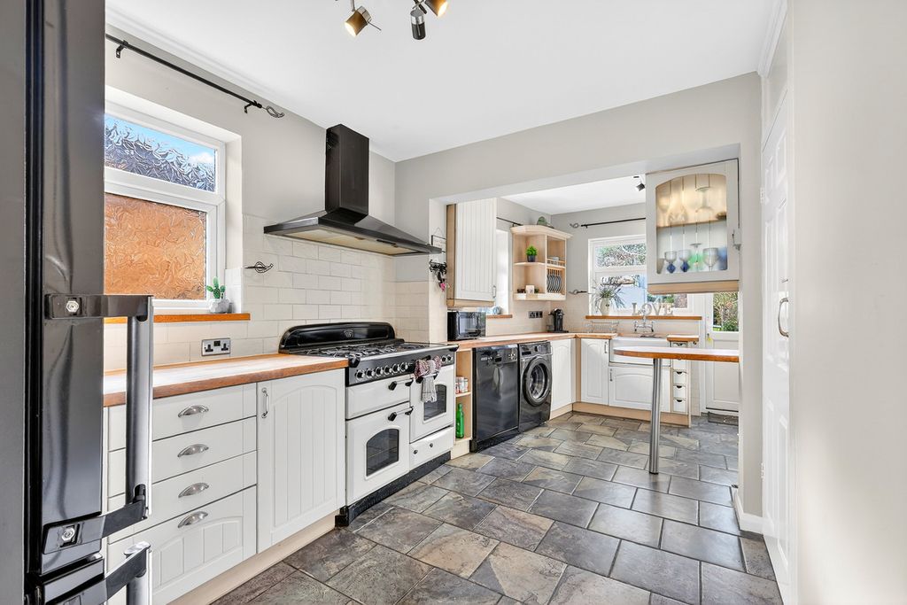 Property photo 3 of 30