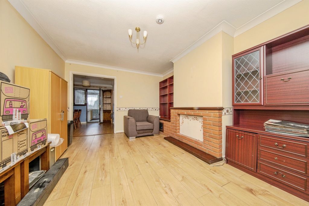 Property photo 3 of 16