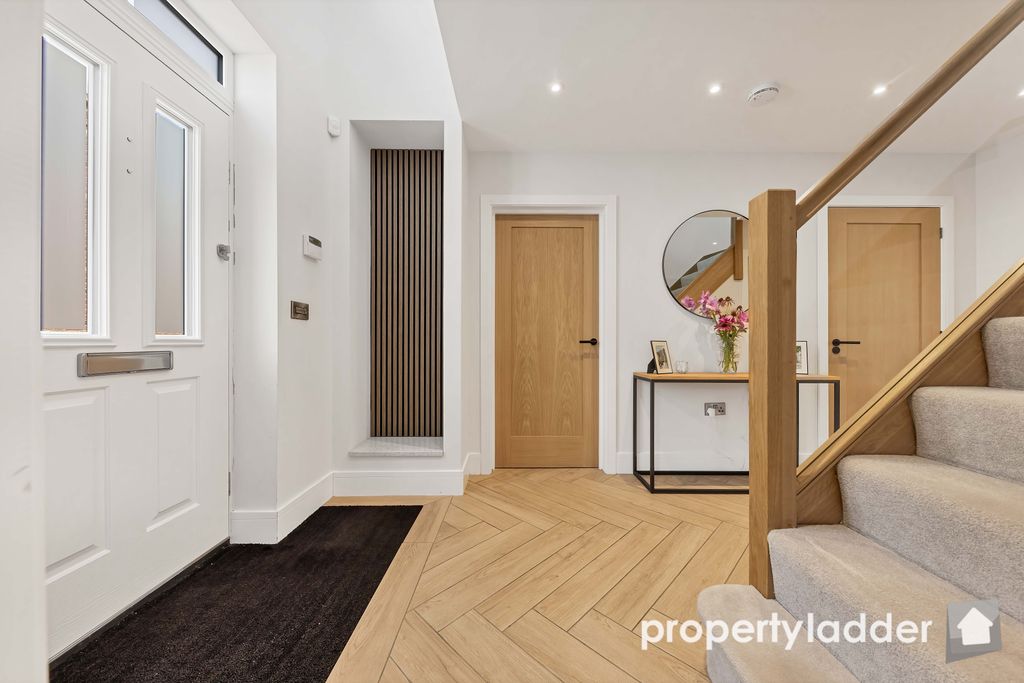 Property photo 2 of 52 Pl-3