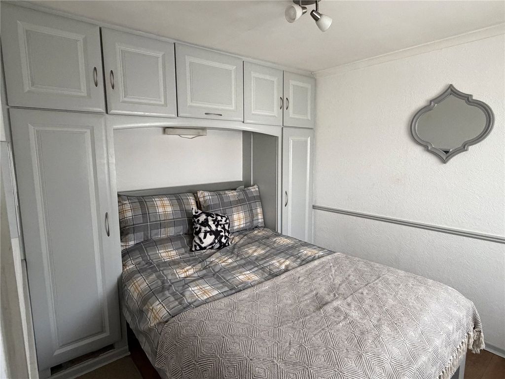 Property photo 2 of 12 Picture No. 24