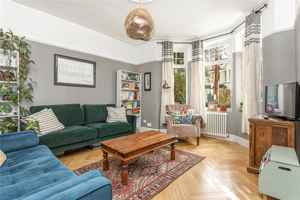 Property photo 3 of 11 Picture No. 02