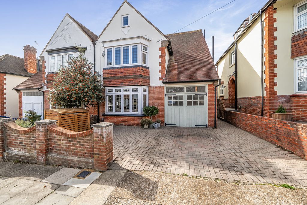 Property photo 1 of 18