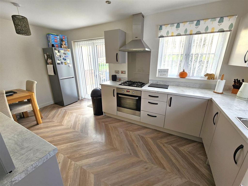 Property photo 2 of 17 Kitchen.Jpg