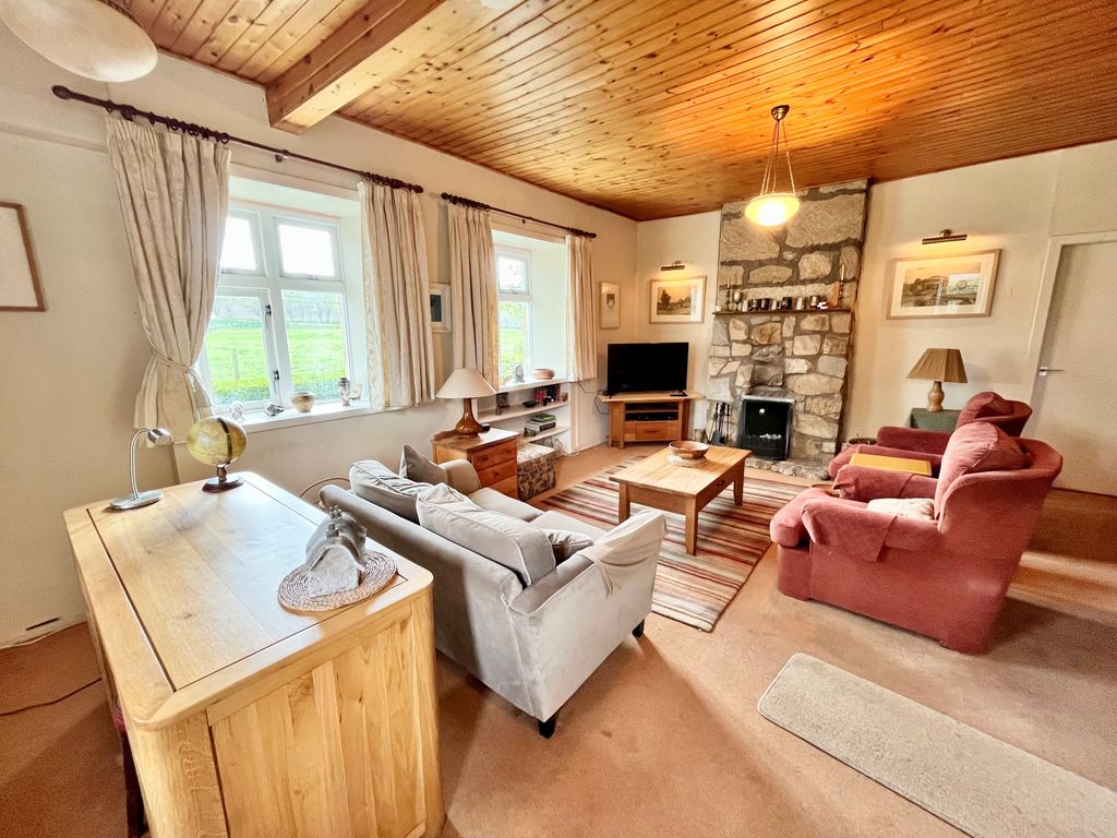 Property photo 3 of 32