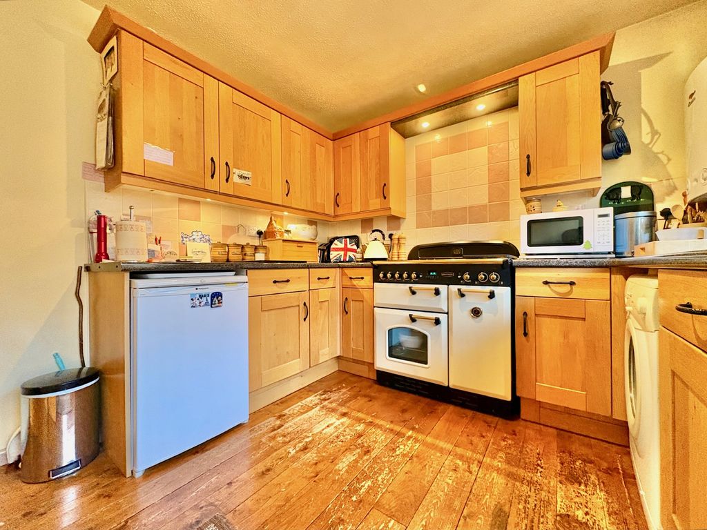 Property photo 3 of 21