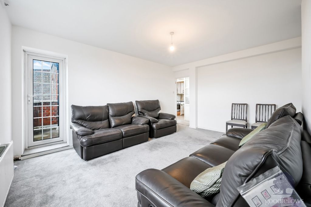 Property photo 3 of 13 Picture 3