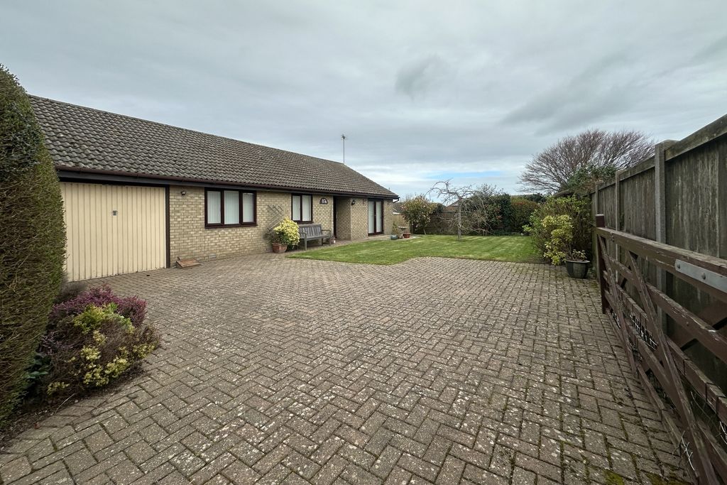 Property photo 1 of 13 Photo 7