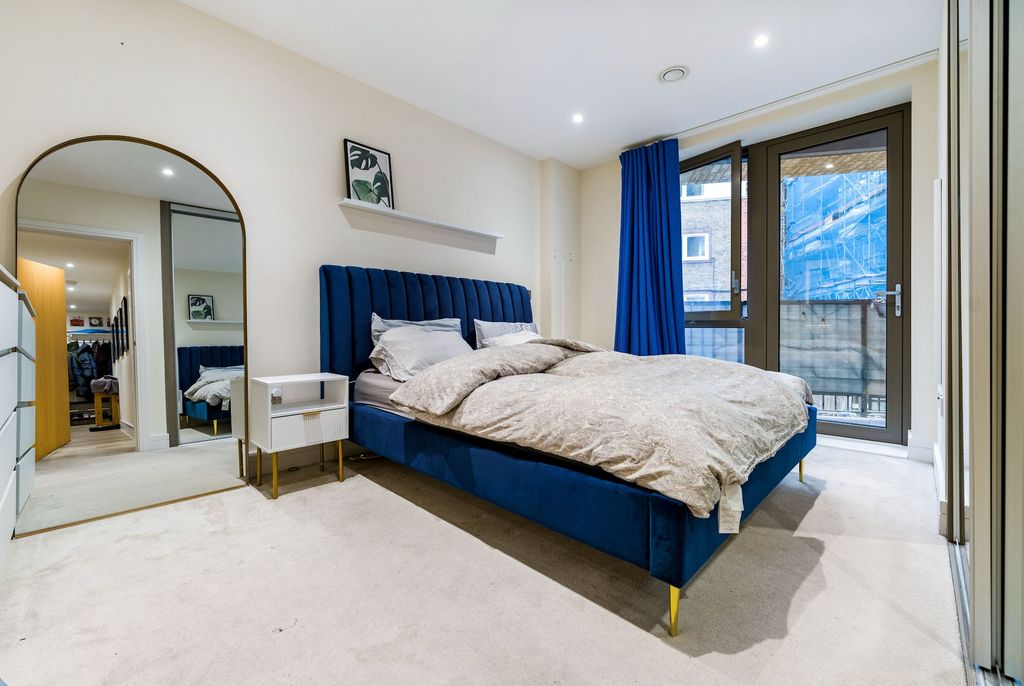 Property photo 3 of 24 Main Bedroom