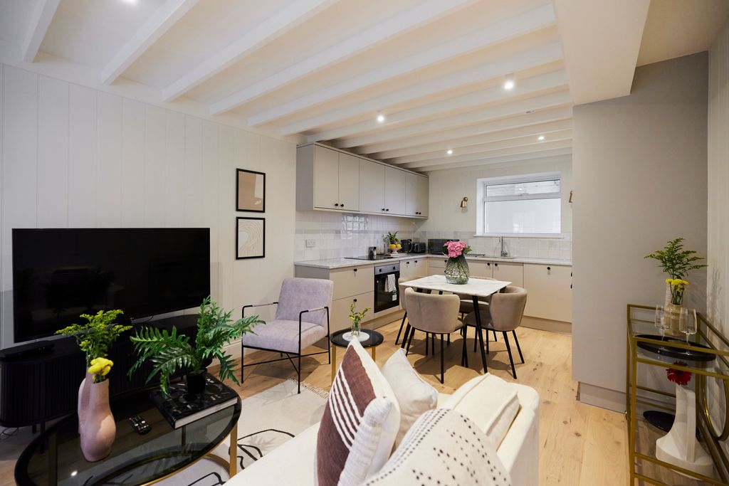 Property photo 2 of 7 Lillie Road_026.Jpg