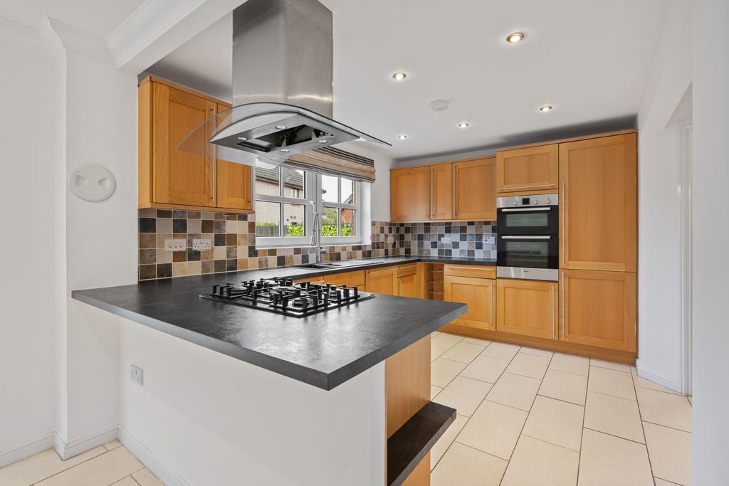 Property photo 3 of 23 3 Marjory Place 12