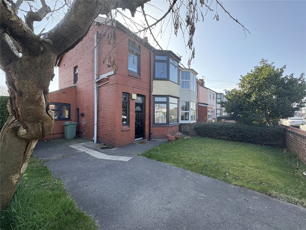 Property photo 2 of 16 Picture No. 14