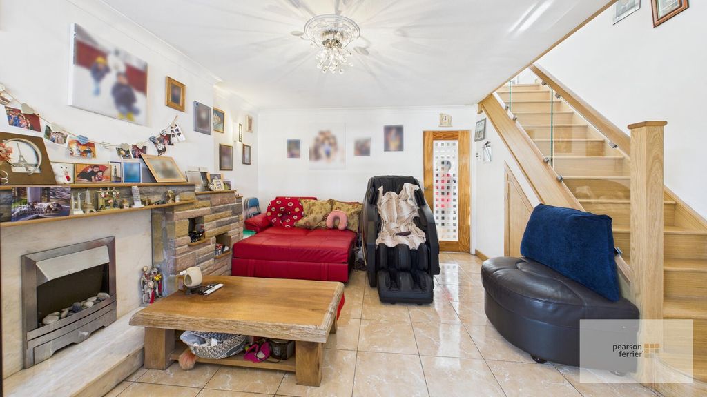 Property photo 2 of 17 Living Room