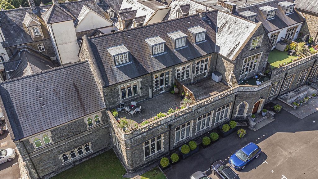 Property photo 2 of 44