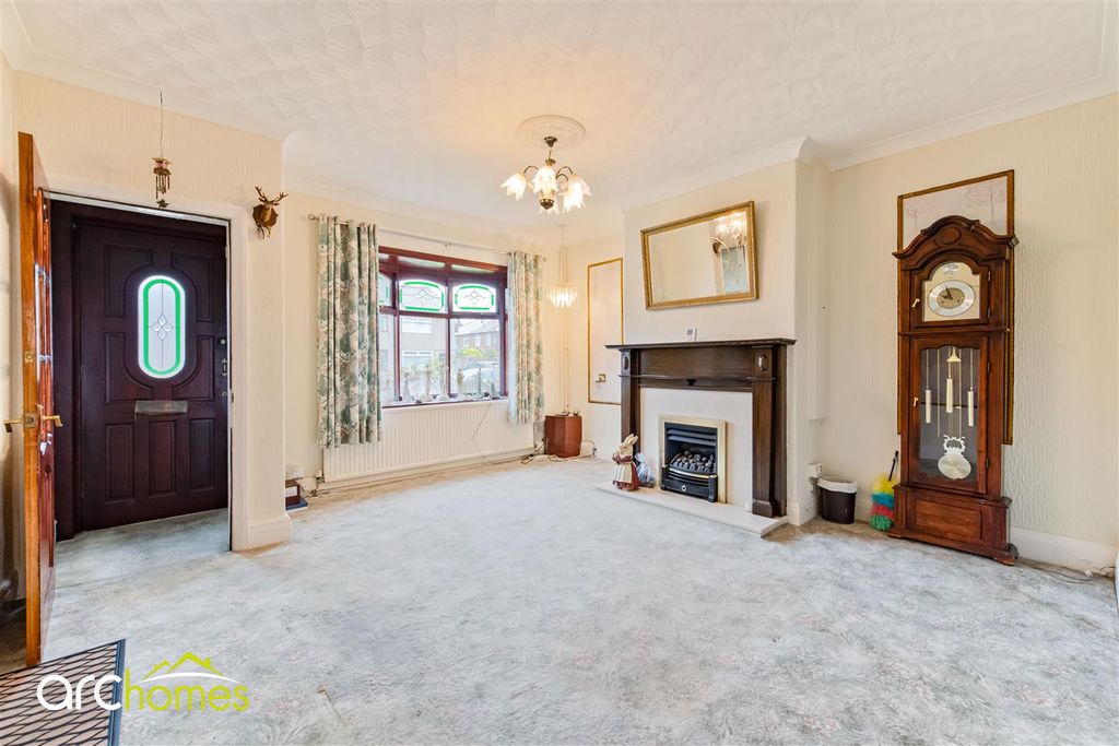 Property photo 2 of 22 Overton-3.Jpg