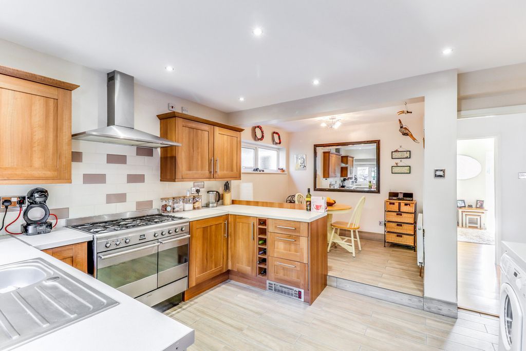 Property photo 3 of 26