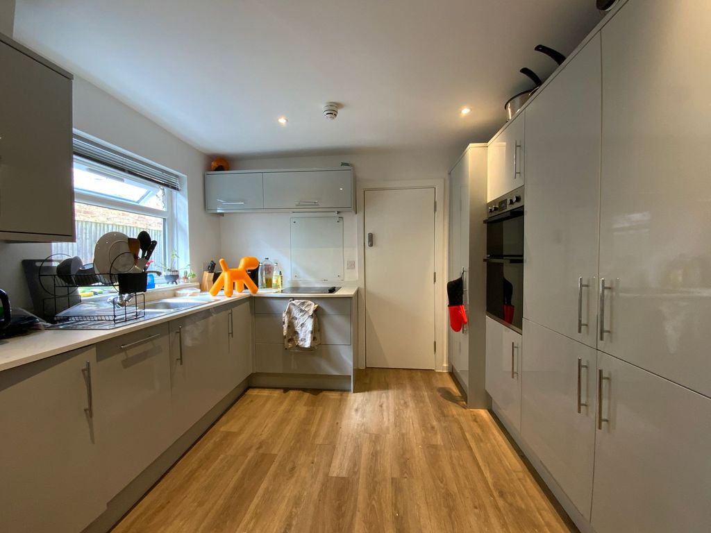 Property photo 3 of 7 Communal Kitchen