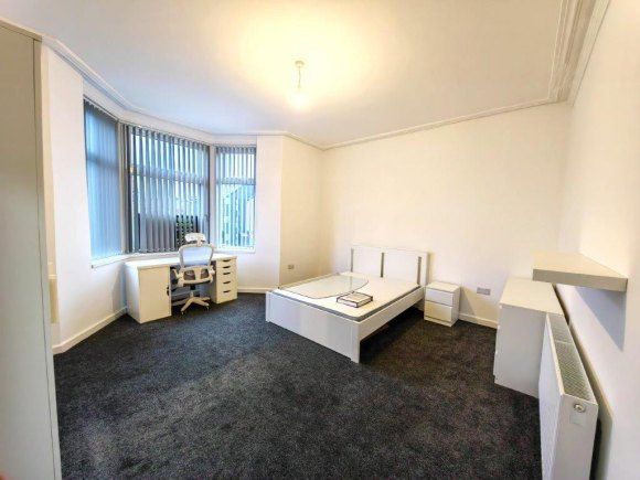 Property photo 2 of 10 38 Bedroom 8.Jpg