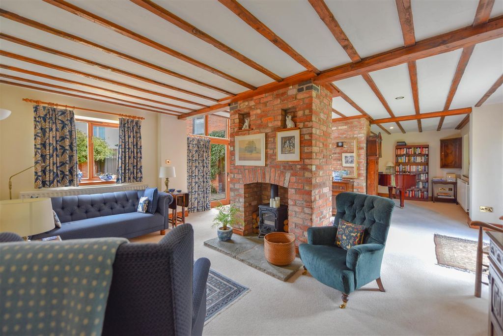 Property photo 2 of 27