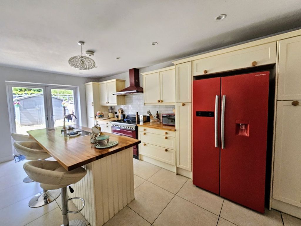Property photo 2 of 24