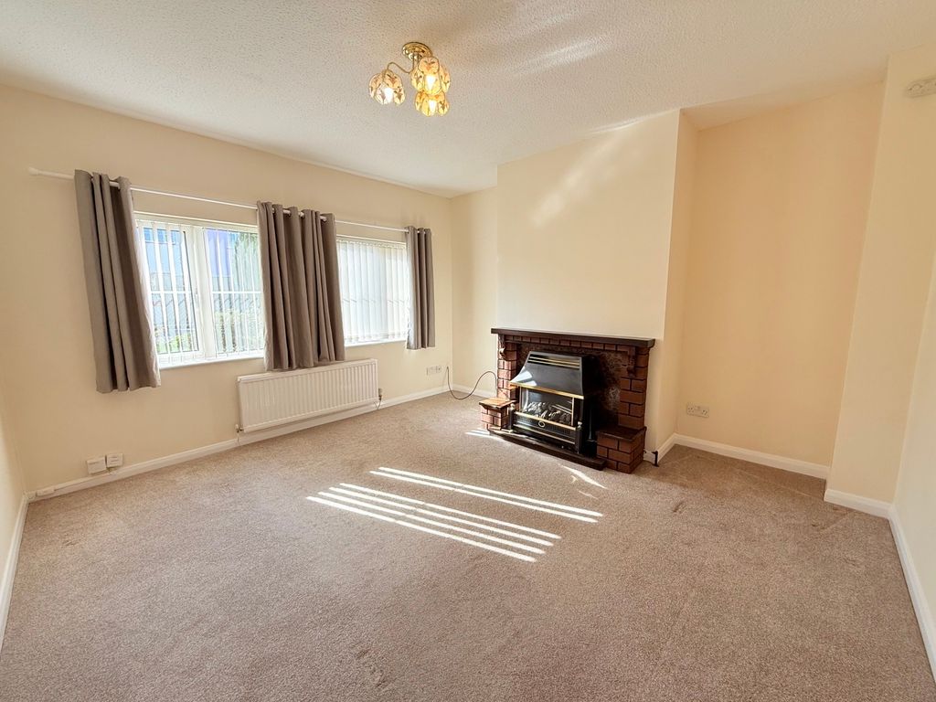 Property photo 2 of 12 Lounge