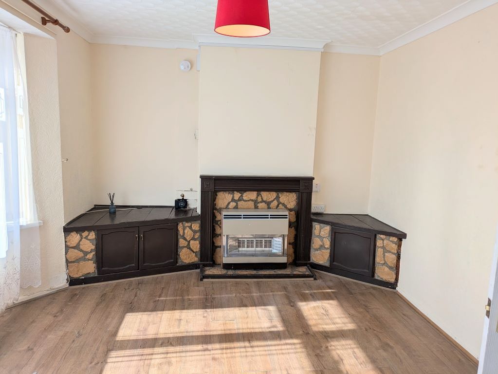 Property photo 3 of 9 Dining Room