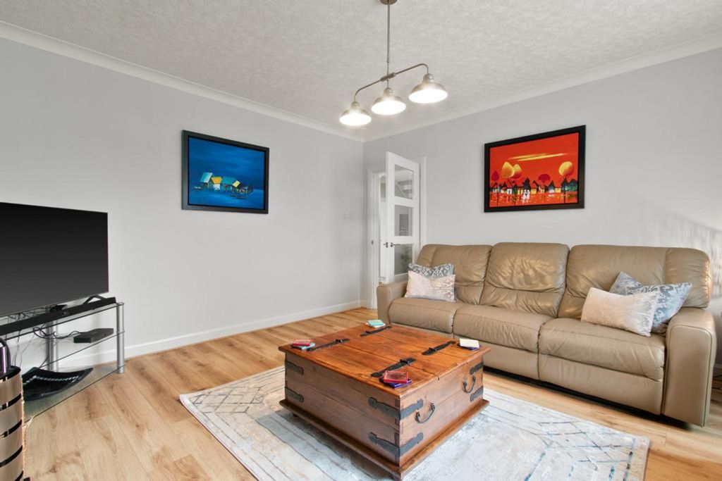 Property photo 3 of 32