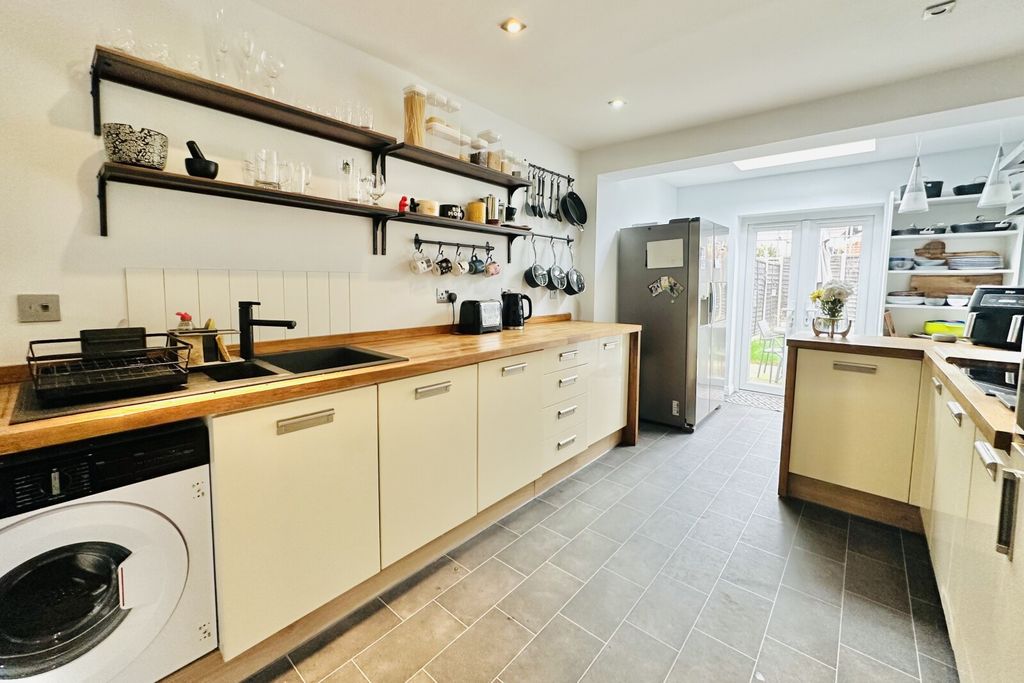 Property photo 2 of 16 Picture No. 07