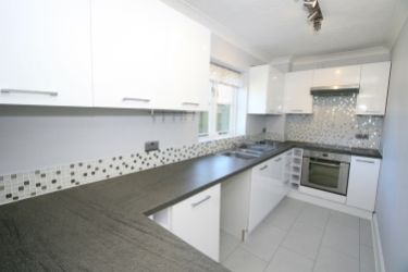 Property photo 3 of 9 Sml_Kitchen