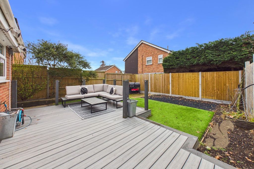 Property photo 3 of 18 Garden