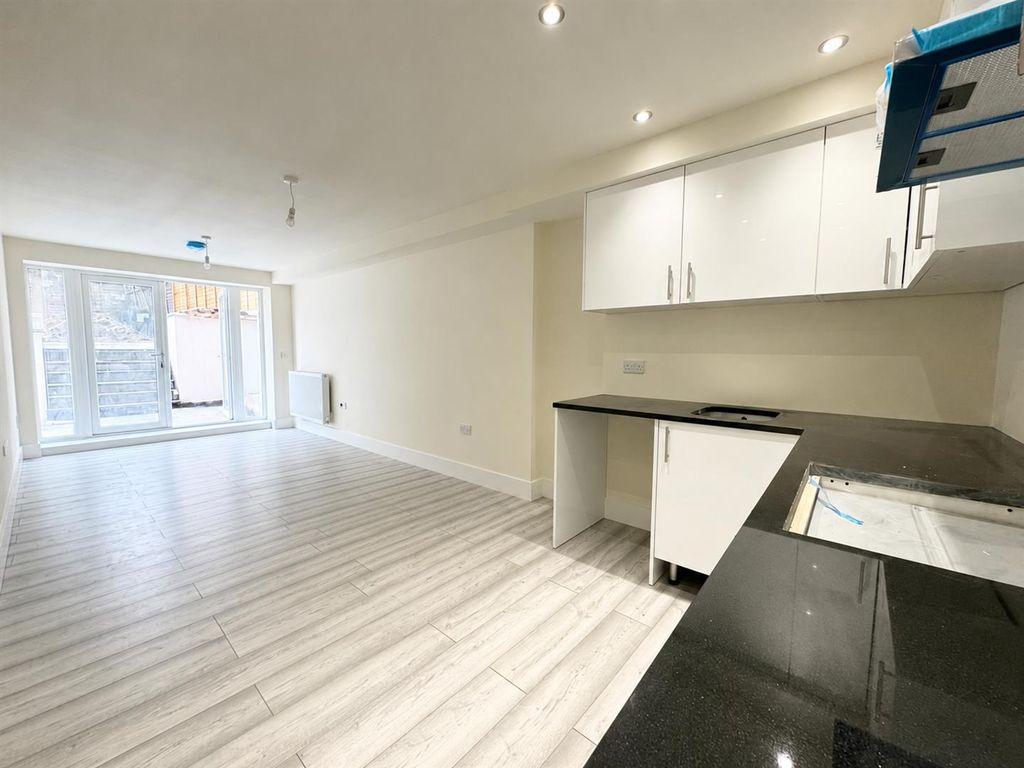 Property photo 1 of 11 A43A38Fd-82A2-42c8-947A-E8501E4B9d50.Png
