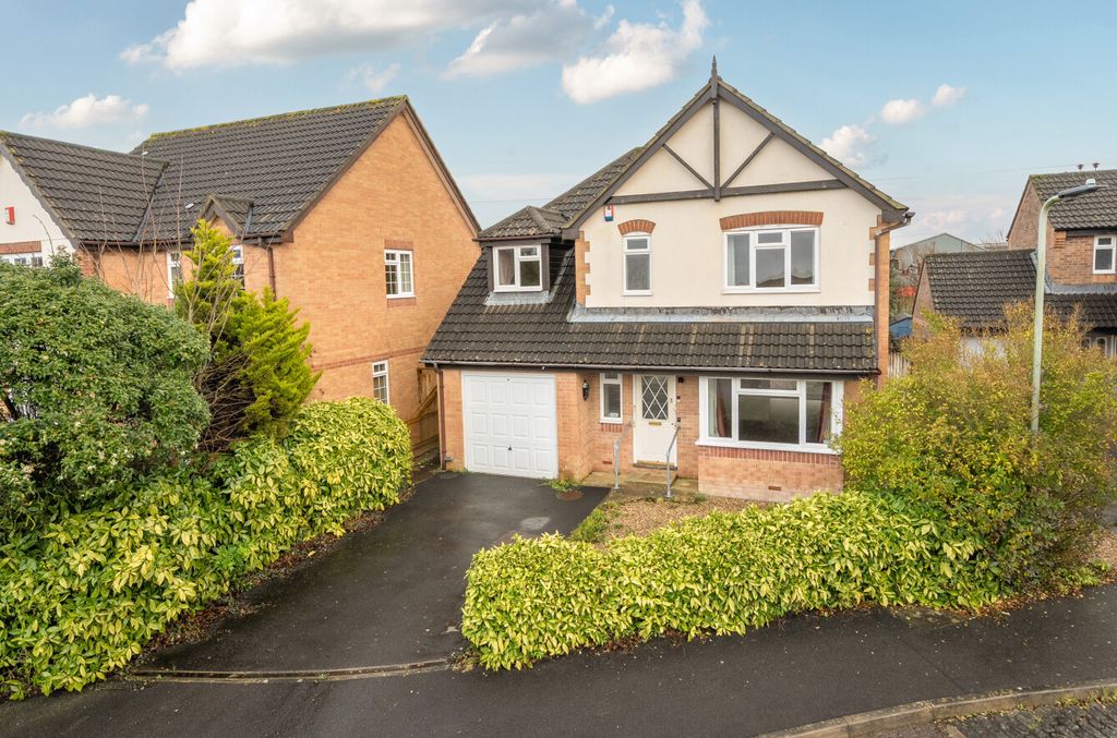 Property photo 1 of 15 1394919-1-696646F...