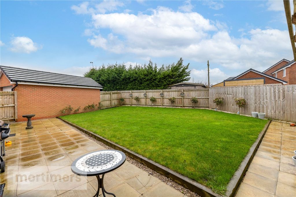 Property photo 3 of 24 Garden