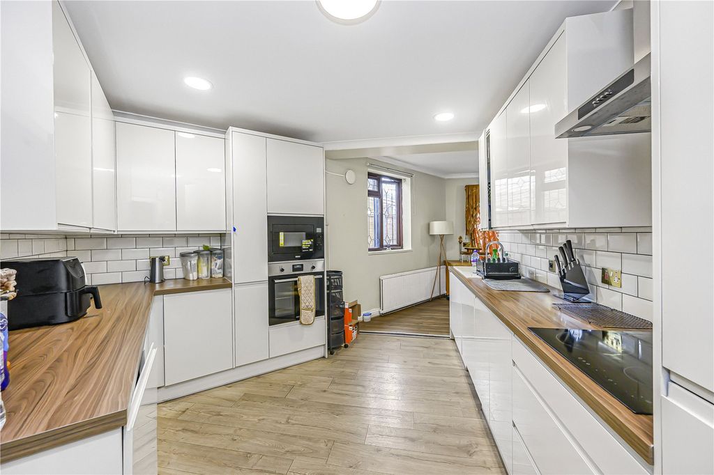 Property photo 3 of 12 Kitchen/Diner