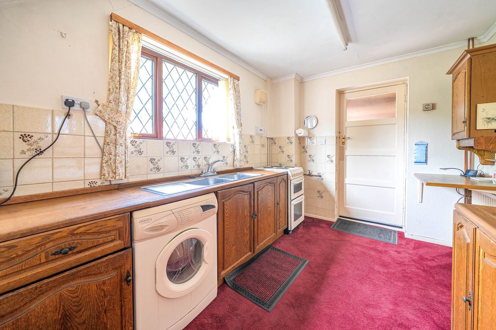 Property photo 3 of 11