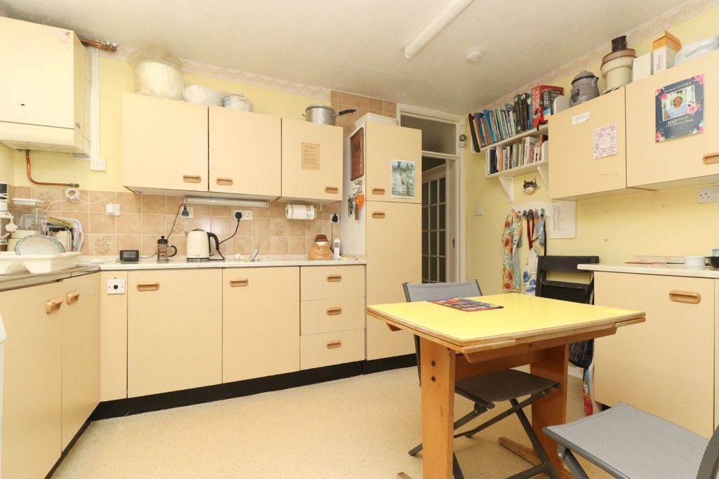 Property photo 3 of 12 Picture 3