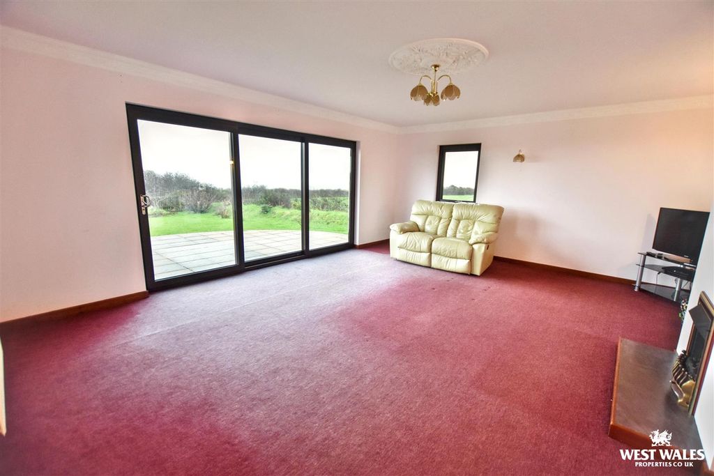 Property photo 2 of 28 10 (85).Jpg