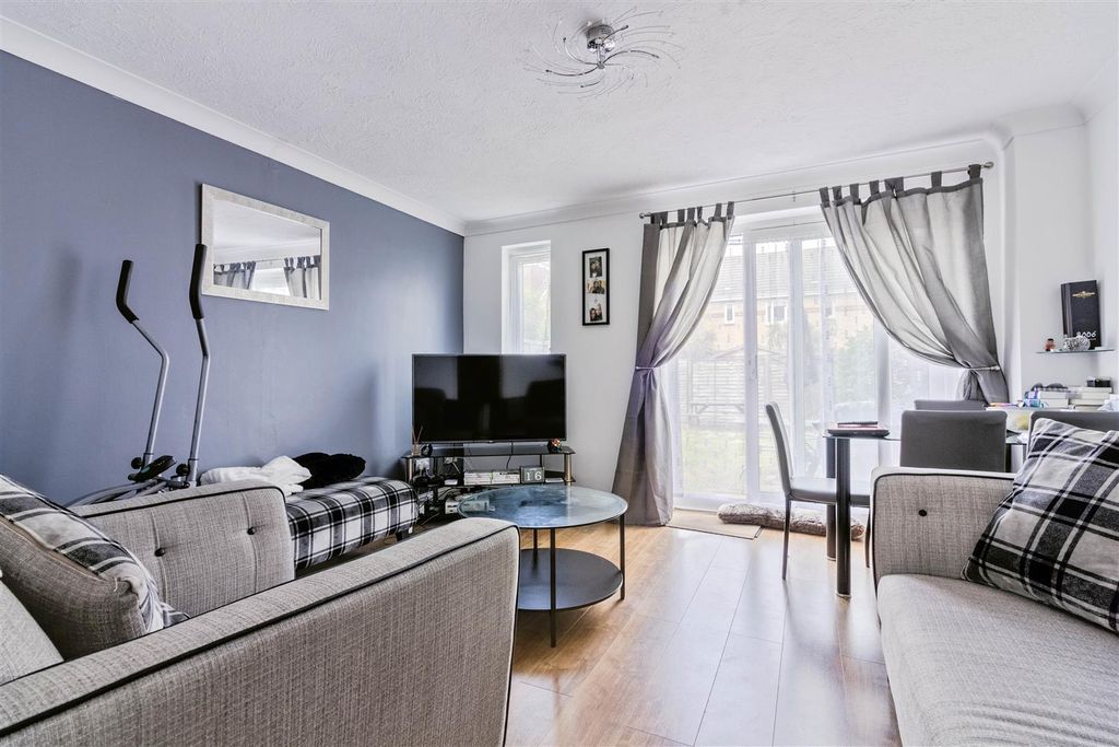 Property photo 2 of 7