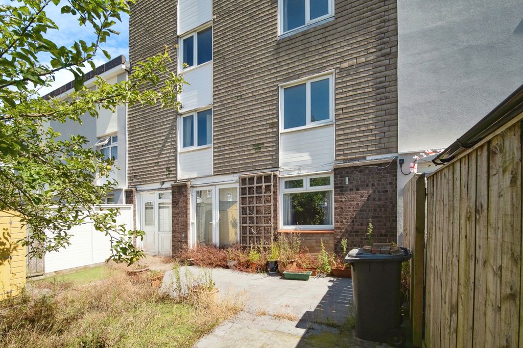 Property photo 1 of 11 External