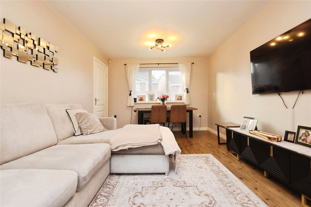 Property photo 3 of 28 Picture No. 27
