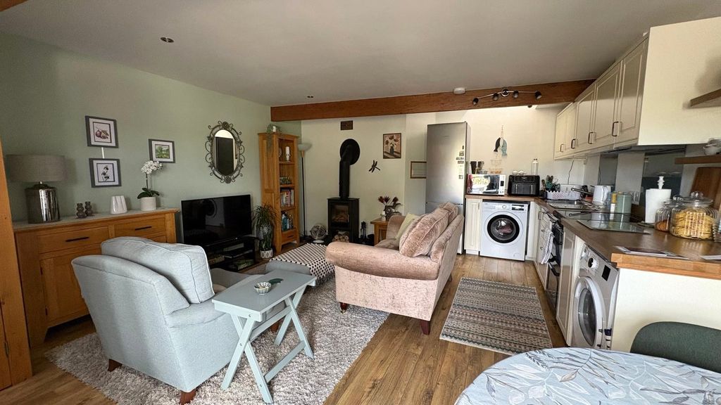 Property photo 3 of 14 Picture No. 05