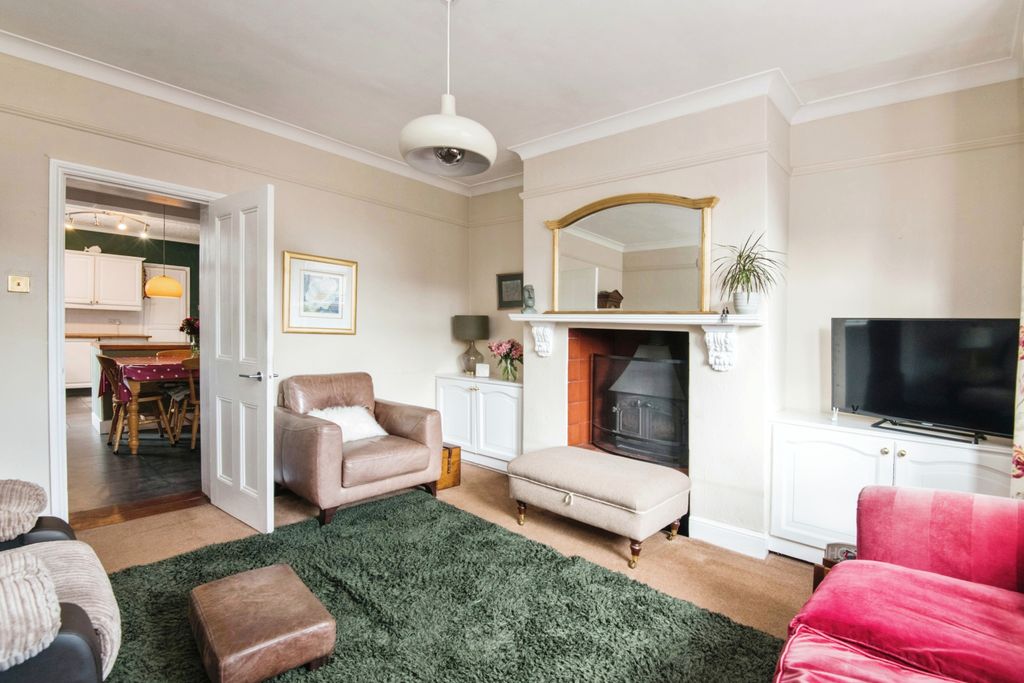 Property photo 2 of 15 Front