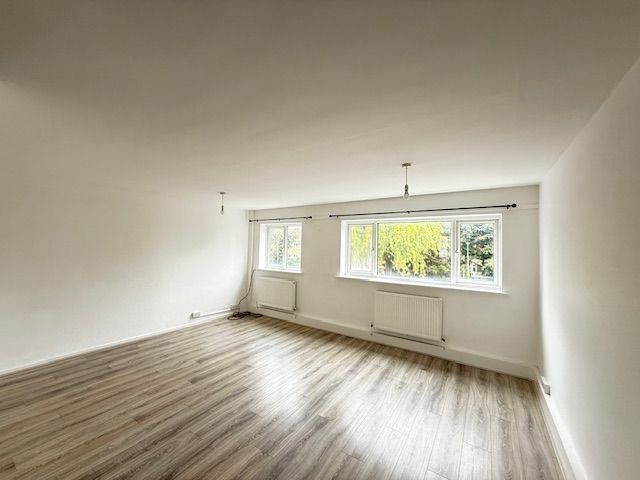 Property photo 2 of 10 Living Room