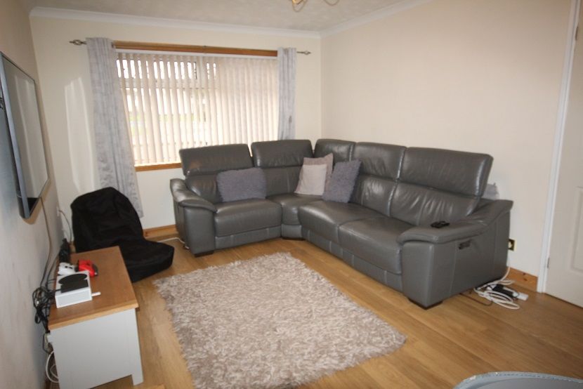 Property photo 3 of 15 Lounge