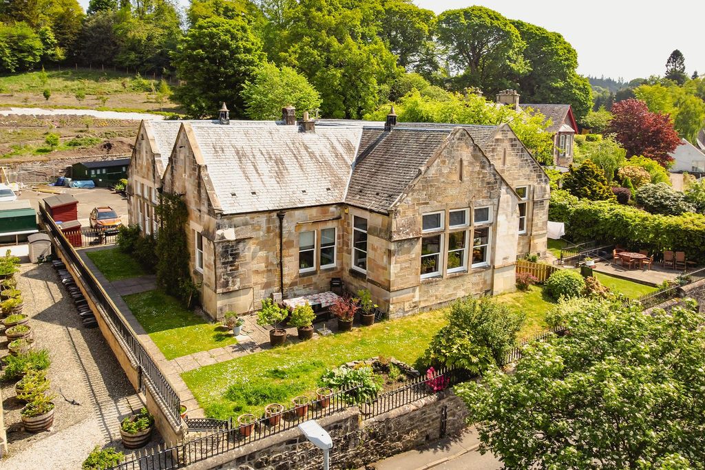 Property photo 1 of 27