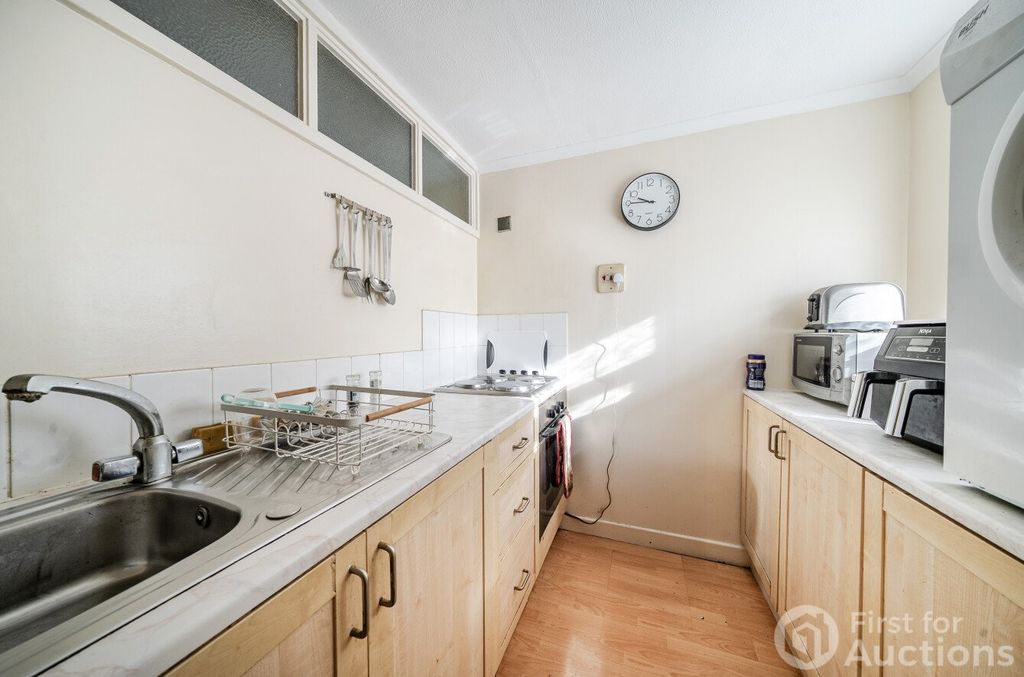 Property photo 3 of 5 Picture No. 04