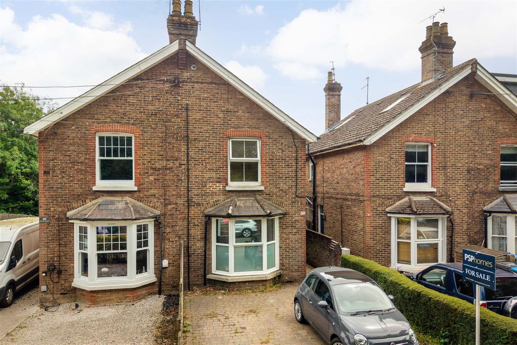 Property photo 1 of 11 39 Mill Green Road-9.Jpg