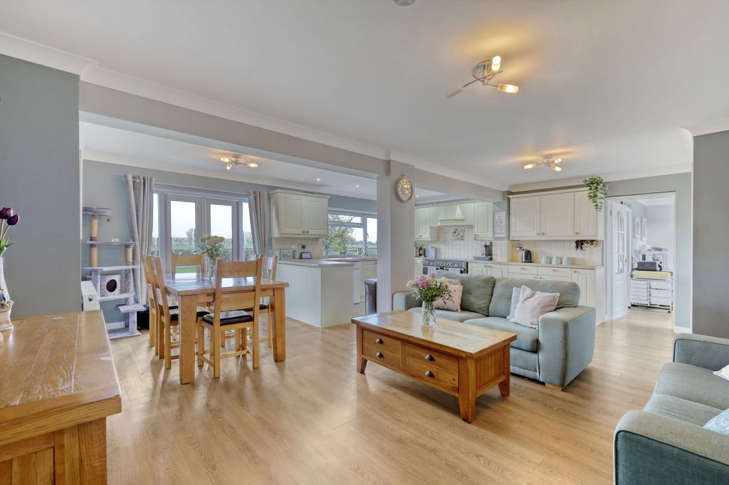 Property photo 2 of 42 2